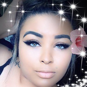 Meet your Posher, Nakiala